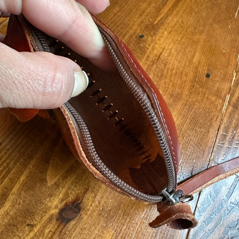 Brown Dog-Shaped Leather Coin Purse 🐶 - Picture 3 of 6